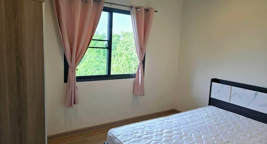 For rent 4 bedrooms townhouse in Prawet, Bangkok