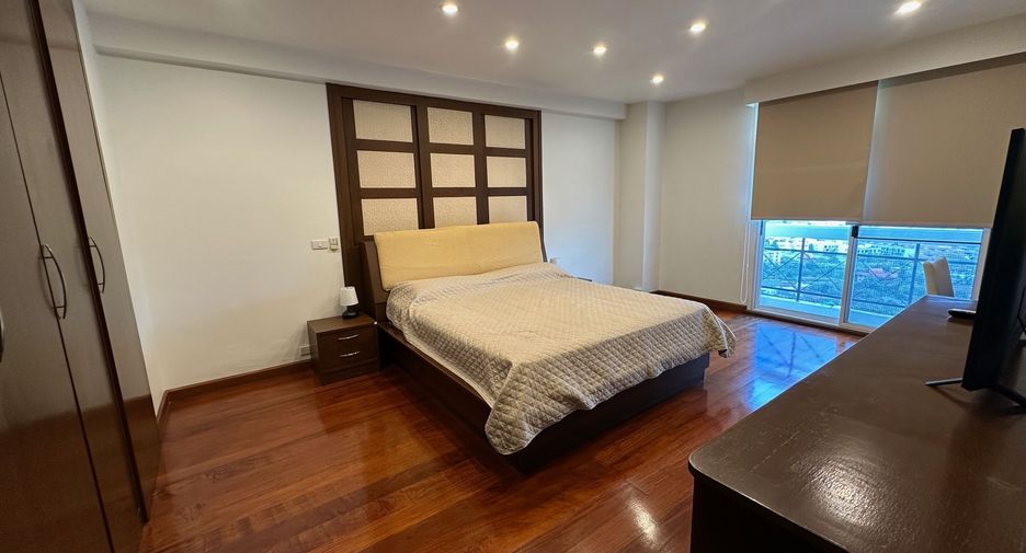 For rent 3 bedrooms condo in Suan Luang, Bangkok