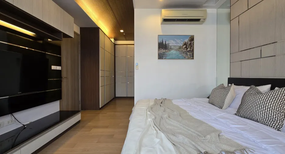 For rent 1 bed condo in Watthana, Bangkok