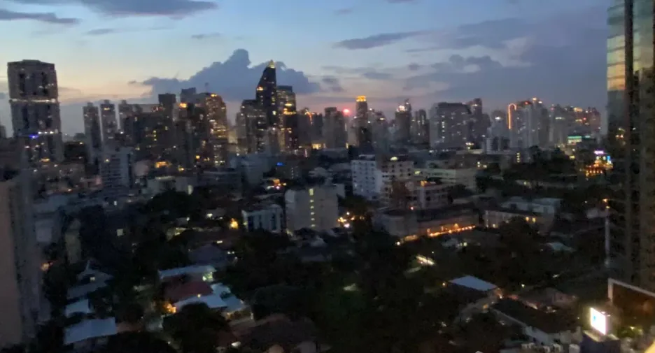 Wohnung zur Miete mit 3 Zimmer in Watthana, Bangkok