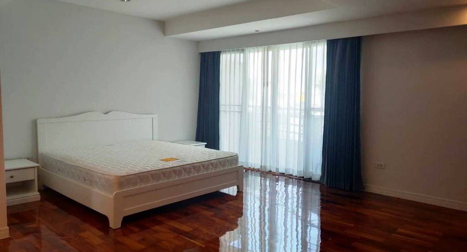 For rent 4 bedrooms condo in Khlong Toei, Bangkok