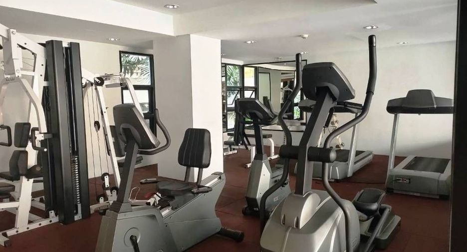 For rent 4 bedrooms condo in Khlong Toei, Bangkok