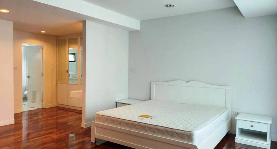 For rent 4 bedrooms condo in Khlong Toei, Bangkok