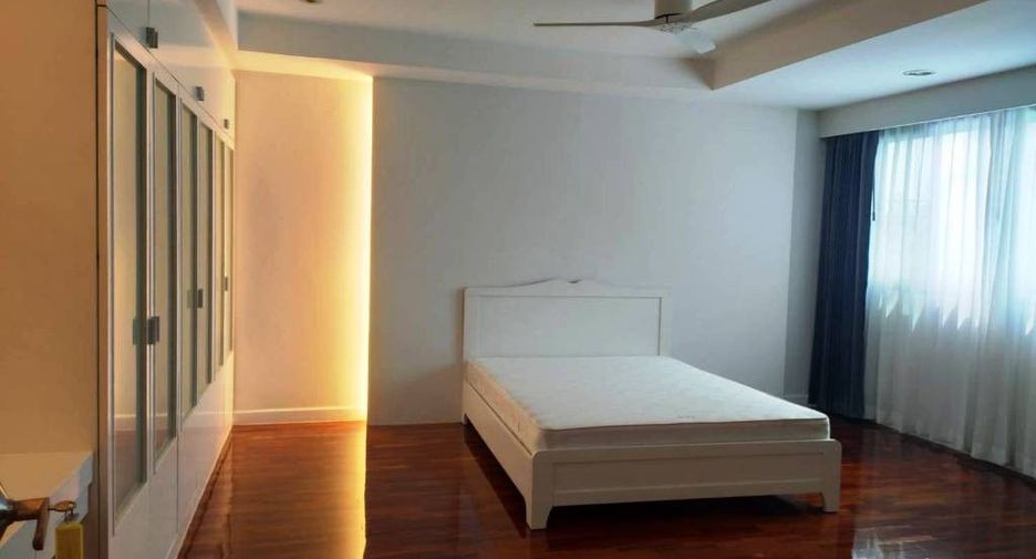 For rent 4 bedrooms condo in Khlong Toei, Bangkok