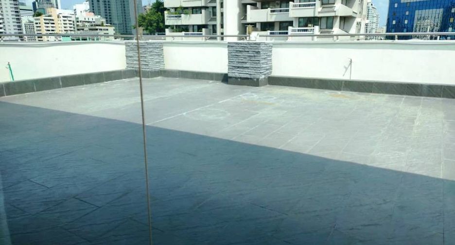 For rent 4 bedrooms condo in Khlong Toei, Bangkok