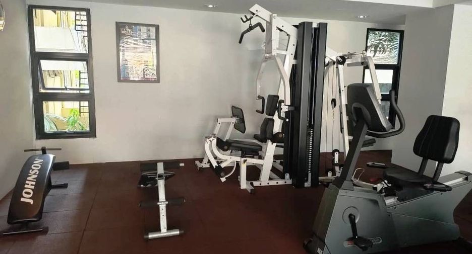 For rent 4 bedrooms condo in Khlong Toei, Bangkok