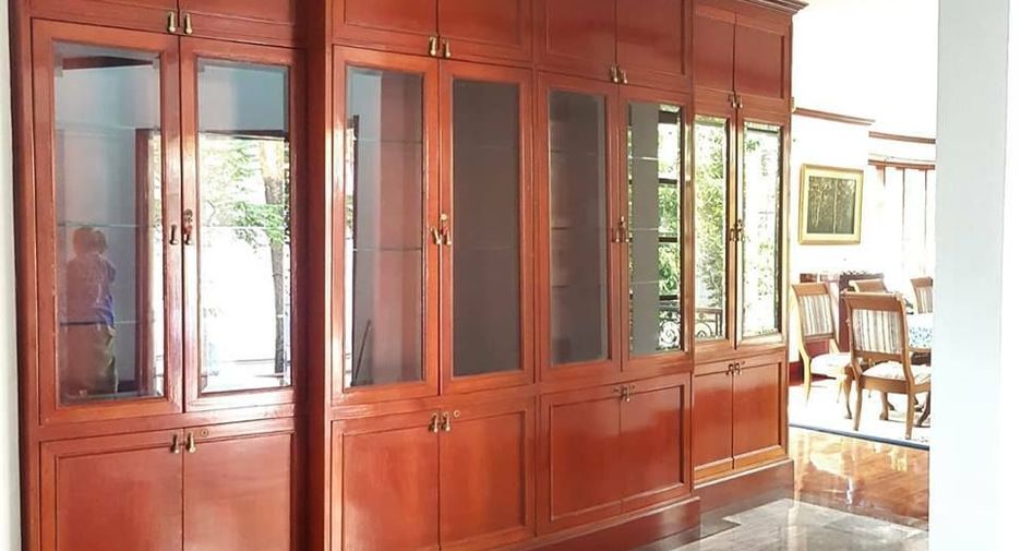 ให้เช่า 5 ห้องนอน บ้านเดี่ยว ใน วัฒนา, กรุงเทพฯ