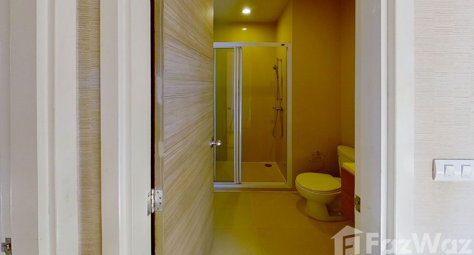 For rent 2 bedrooms condo in Khlong San, Bangkok
