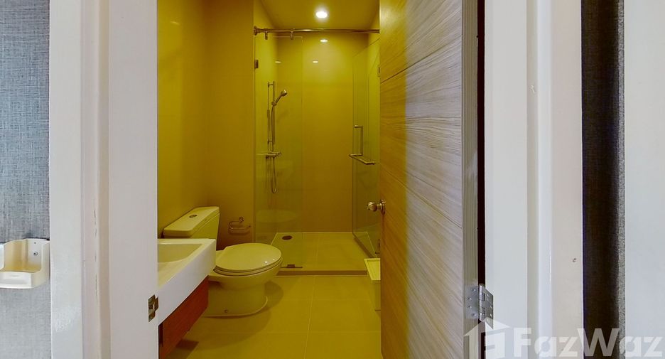 For rent 2 bedrooms condo in Khlong San, Bangkok