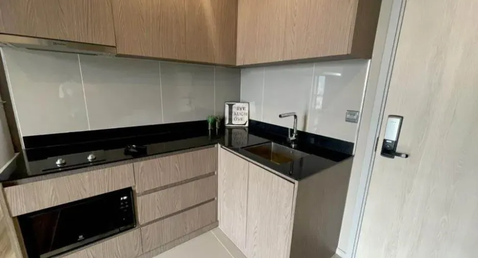 Condo en alquiler de 2 habitaciones en Phaya Thai, Bangkok