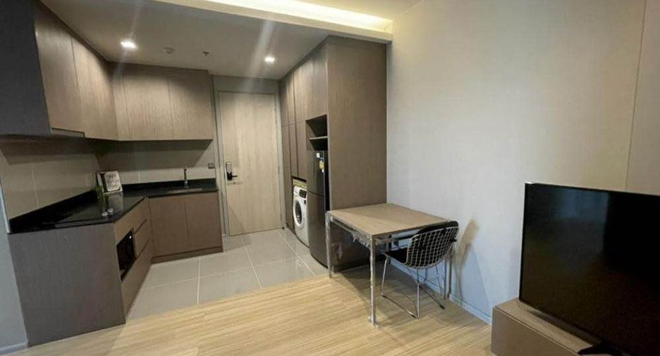 For rent 2 bedrooms condo in Phaya Thai, Bangkok