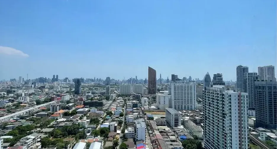 For rent 2 bedrooms condo in Phaya Thai, Bangkok