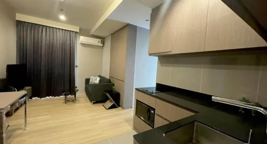 Condo en alquiler de 2 habitaciones en Phaya Thai, Bangkok