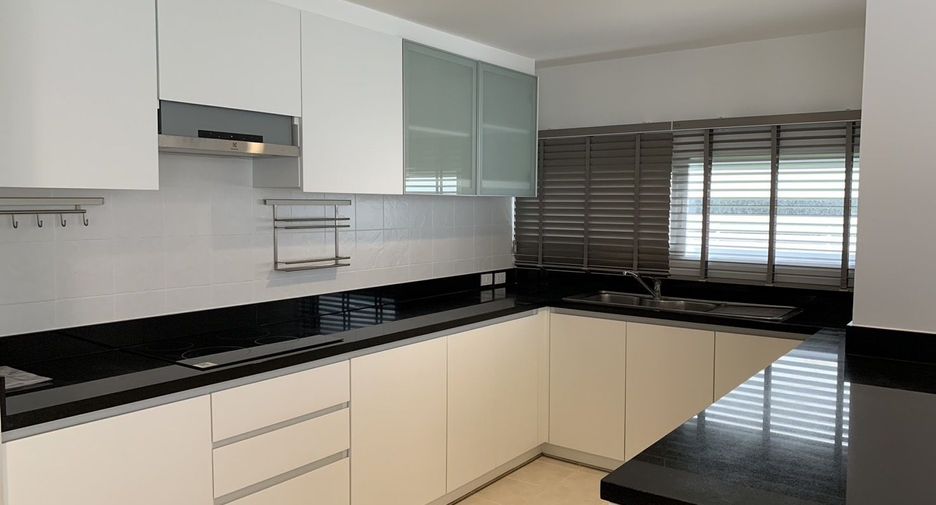 For rent 3 ベッドルーム apartment in Watthana, Bangkok