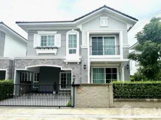 Casa en alquiler de 4 habitaciones en Mueang Samut Prakan, Samut Prakan