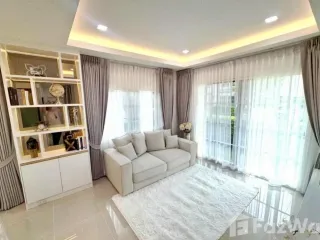 Casa en alquiler de 4 habitaciones en Mueang Samut Prakan, Samut Prakan