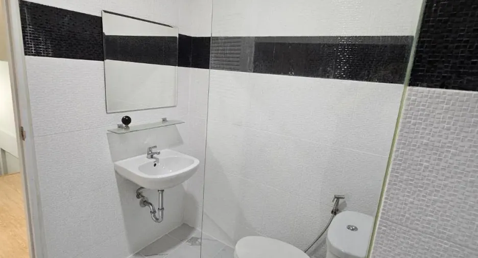 For rent 2 bedrooms townhouse in Watthana, Bangkok