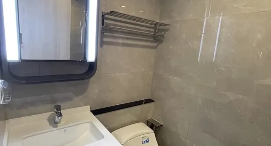 For rent studio condo in Huai Khwang, Bangkok