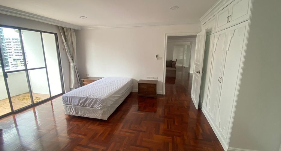 Condo en alquiler de 3 habitaciones en Khlong Toei, Bangkok