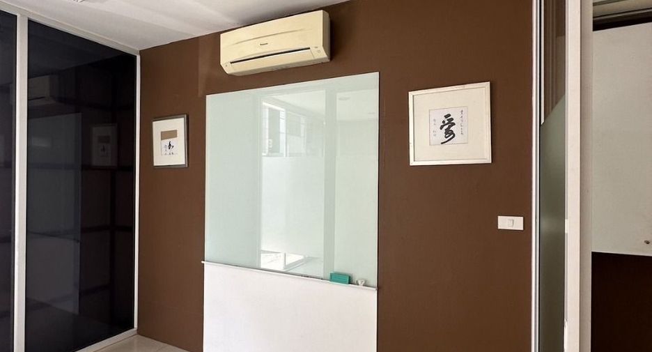 For rent office in Wang Thonglang, Bangkok