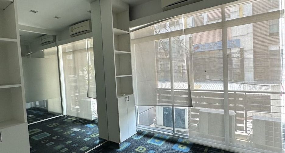 For rent office in Wang Thonglang, Bangkok