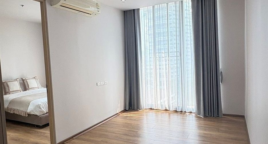 For rent 3 bedrooms condo in Khlong Toei, Bangkok