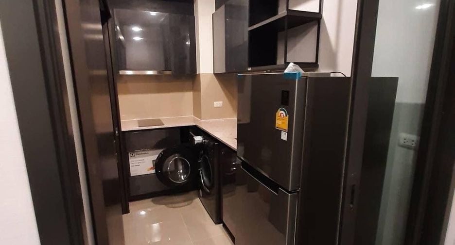 Condo en alquiler de 1 habitaciones en Huai Khwang, Bangkok