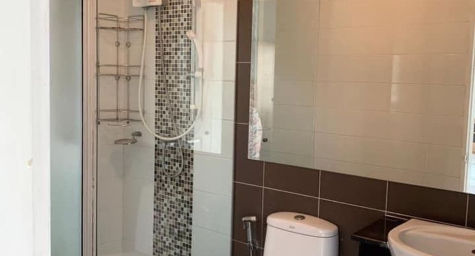 For rent 3 bedrooms townhouse in Bueng Kum, Bangkok
