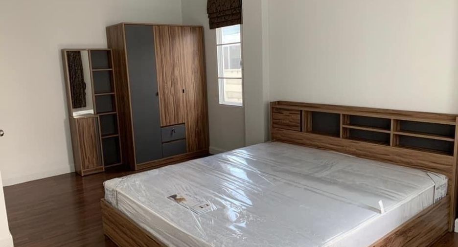 For rent 3 bedrooms townhouse in Bueng Kum, Bangkok