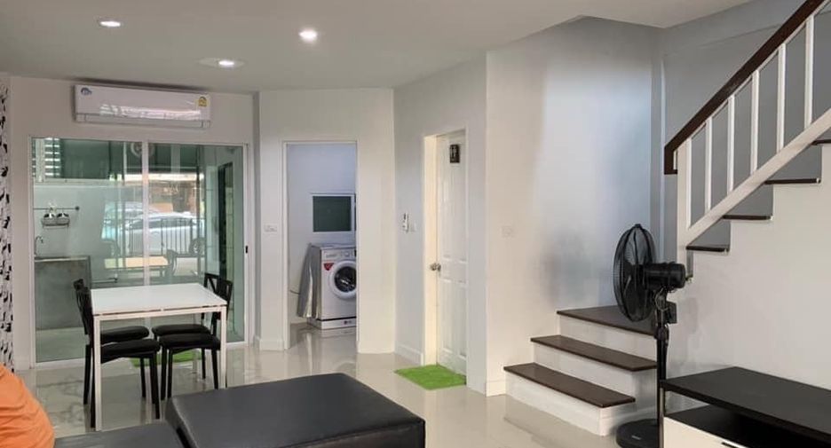 For rent 3 bedrooms townhouse in Bueng Kum, Bangkok