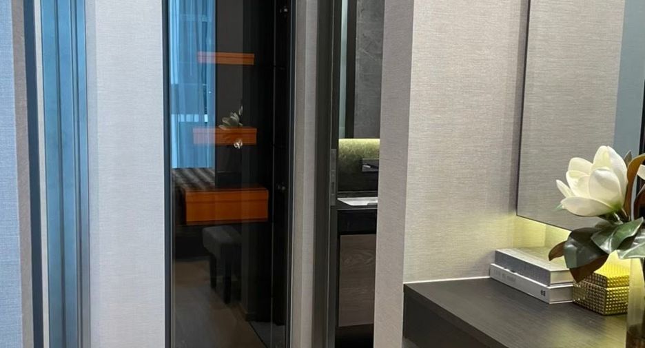 For rent studio condo in Pathum Wan, Bangkok
