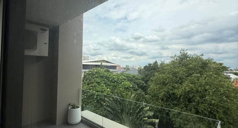 出租 6 卧室 联排别墅 在 Lat Phrao, 曼谷