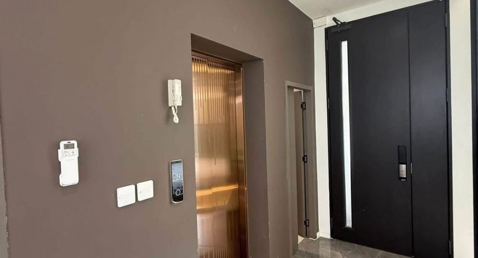 Аренда 6 спальни таунхаус в Лат Пхрао, Бангкок