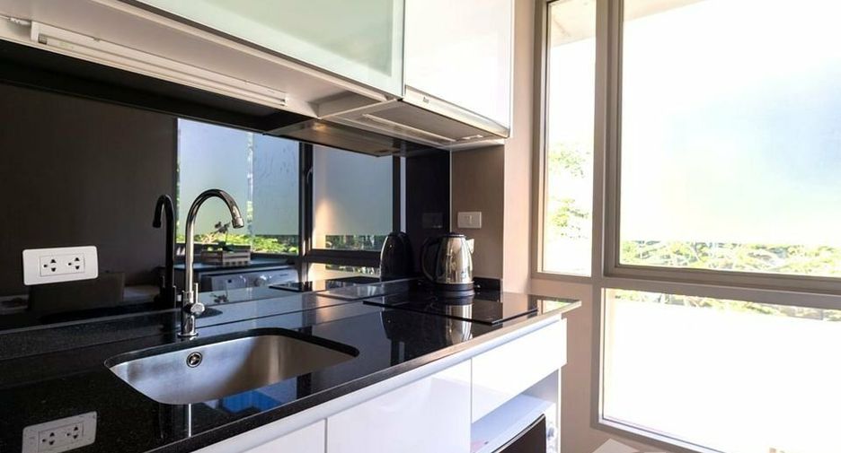 Condo en alquiler de 1 habitaciones en Sathon, Bangkok