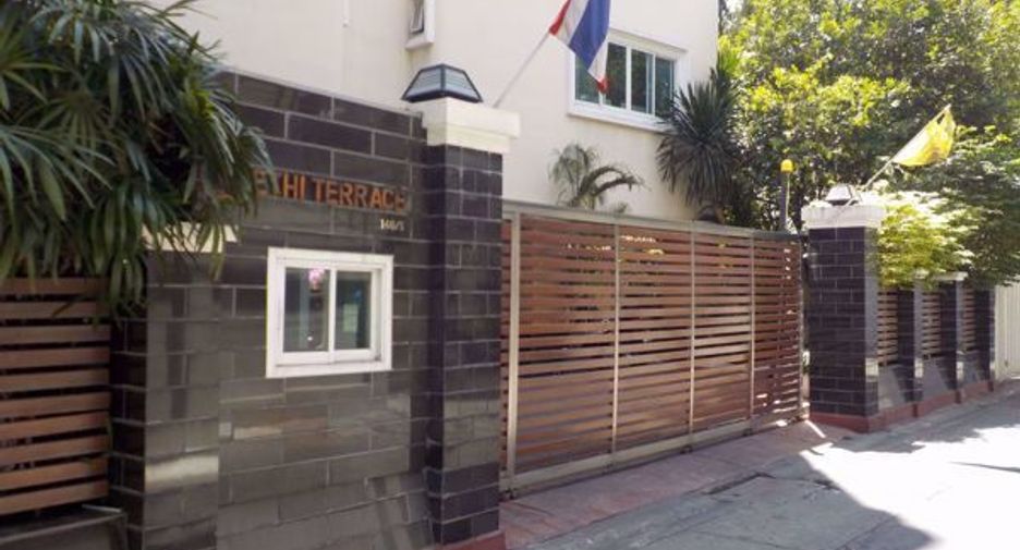 For rent 2 bedrooms condo in Khlong Toei, Bangkok