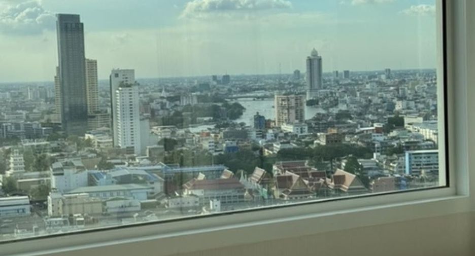 For rent 2 bedrooms condo in Bang Rak, Bangkok