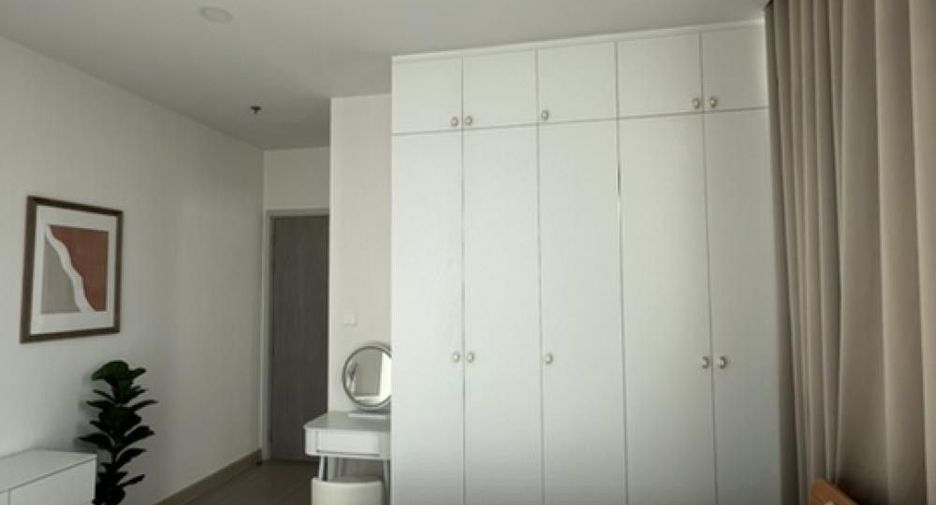 For rent 2 bedrooms condo in Bang Rak, Bangkok