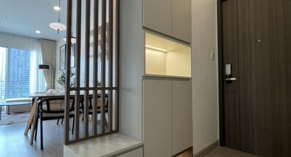 For rent 2 bedrooms condo in Bang Rak, Bangkok