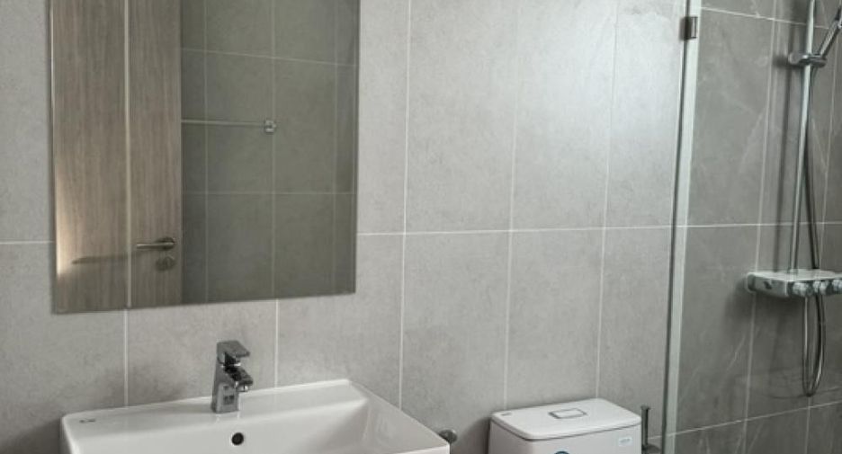 For rent 2 bedrooms condo in Bang Rak, Bangkok