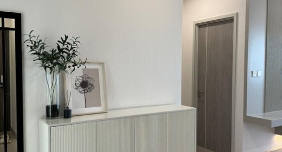 For rent 2 bedrooms condo in Bang Rak, Bangkok
