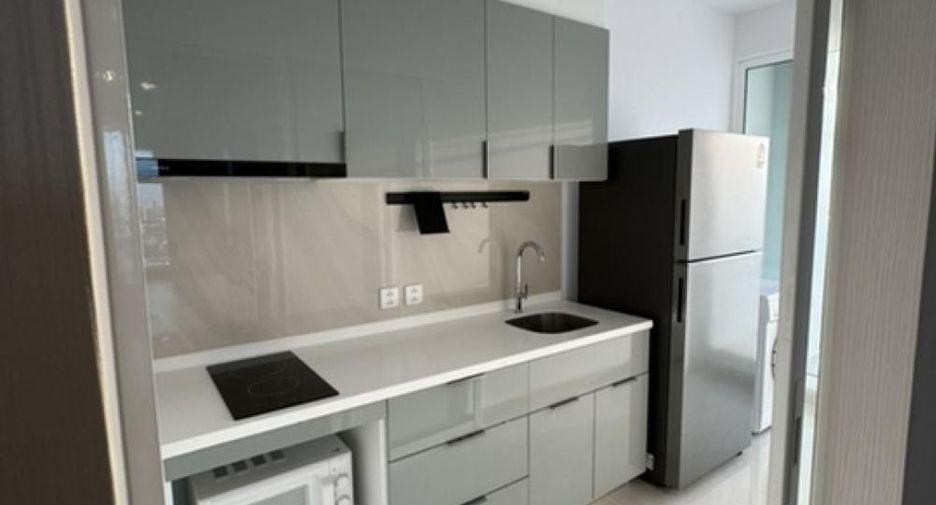For rent 2 bedrooms condo in Bang Rak, Bangkok