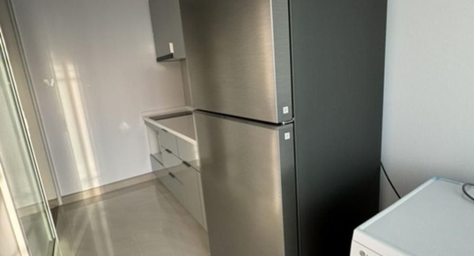For rent 2 bedrooms condo in Bang Rak, Bangkok