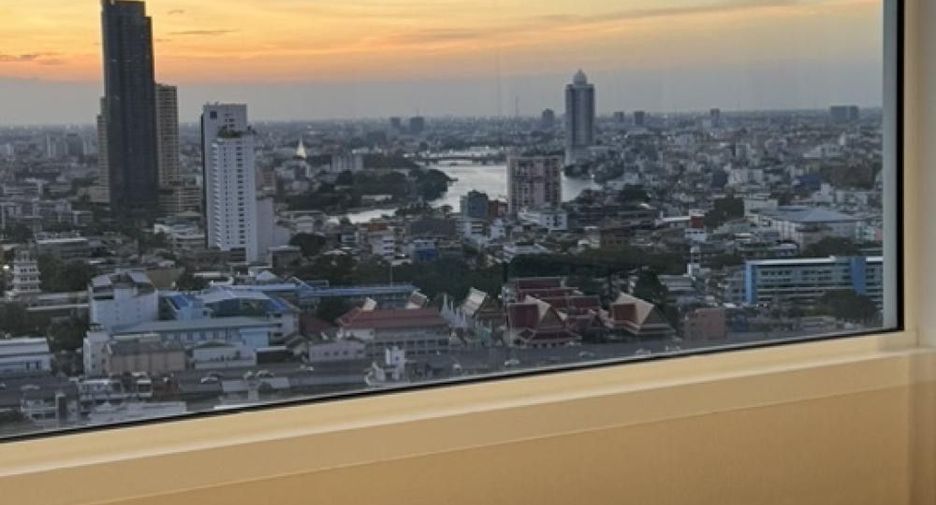 For rent 2 bedrooms condo in Bang Rak, Bangkok