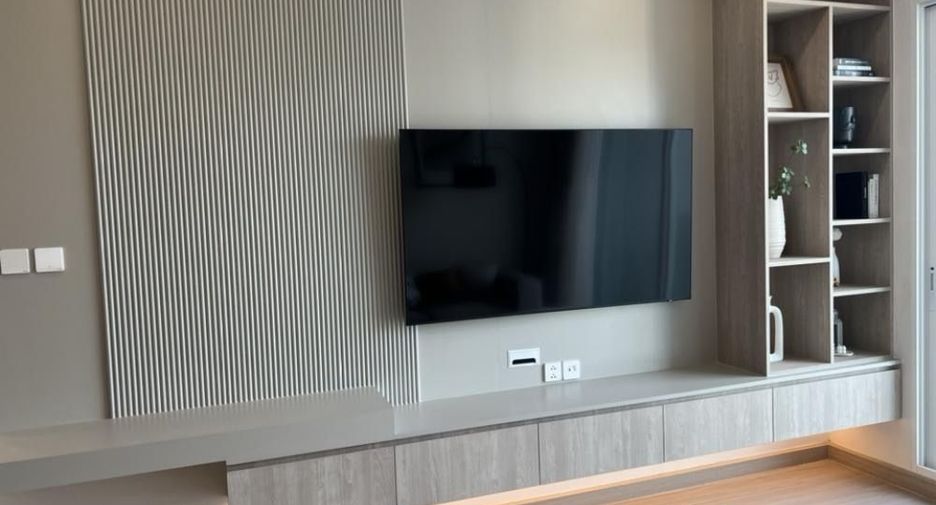 For rent 2 bedrooms condo in Bang Rak, Bangkok