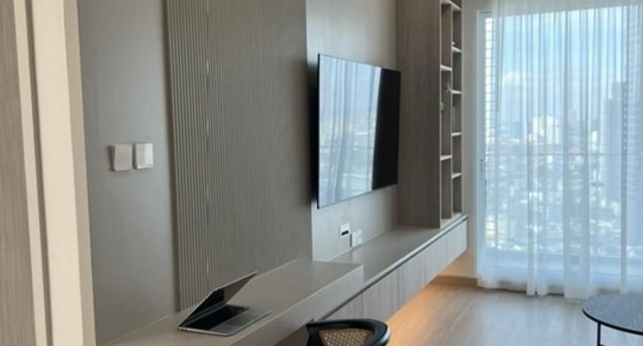 For rent 2 bedrooms condo in Bang Rak, Bangkok