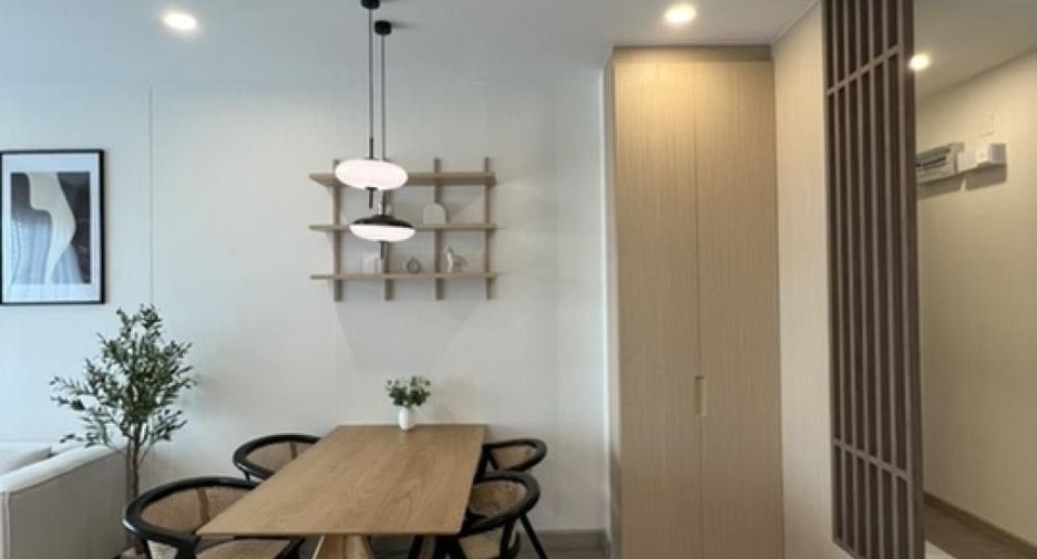 For rent 2 bedrooms condo in Bang Rak, Bangkok