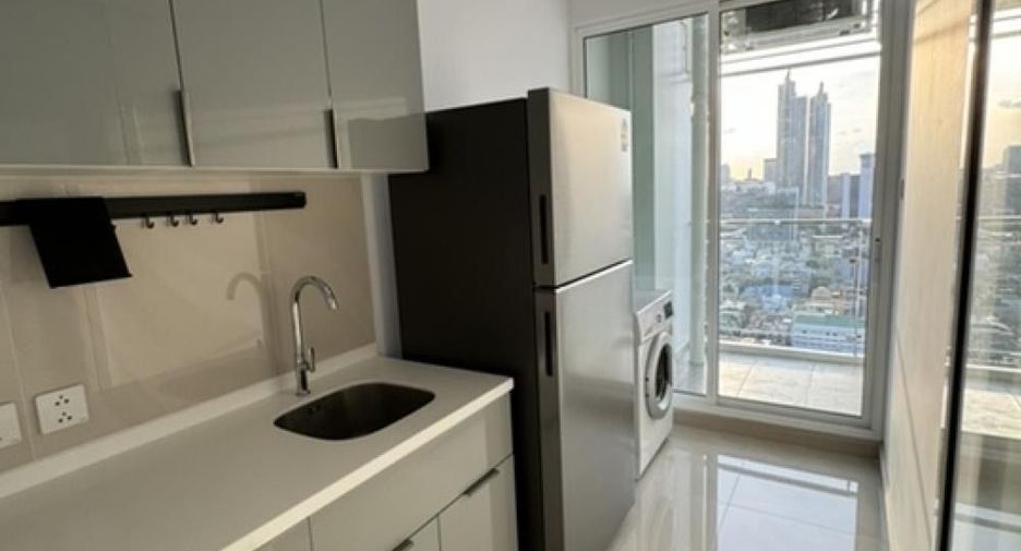 For rent 2 bedrooms condo in Bang Rak, Bangkok