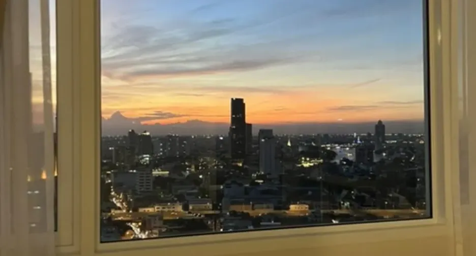 For rent 2 bedrooms condo in Bang Rak, Bangkok