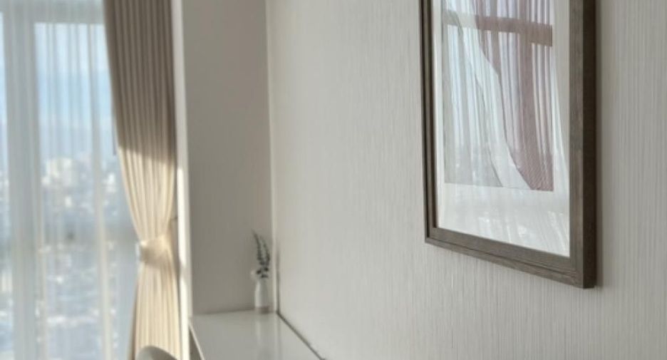 For rent 2 bedrooms condo in Bang Rak, Bangkok