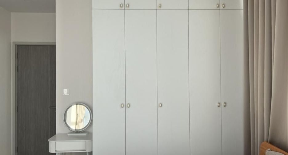 For rent 2 bedrooms condo in Bang Rak, Bangkok